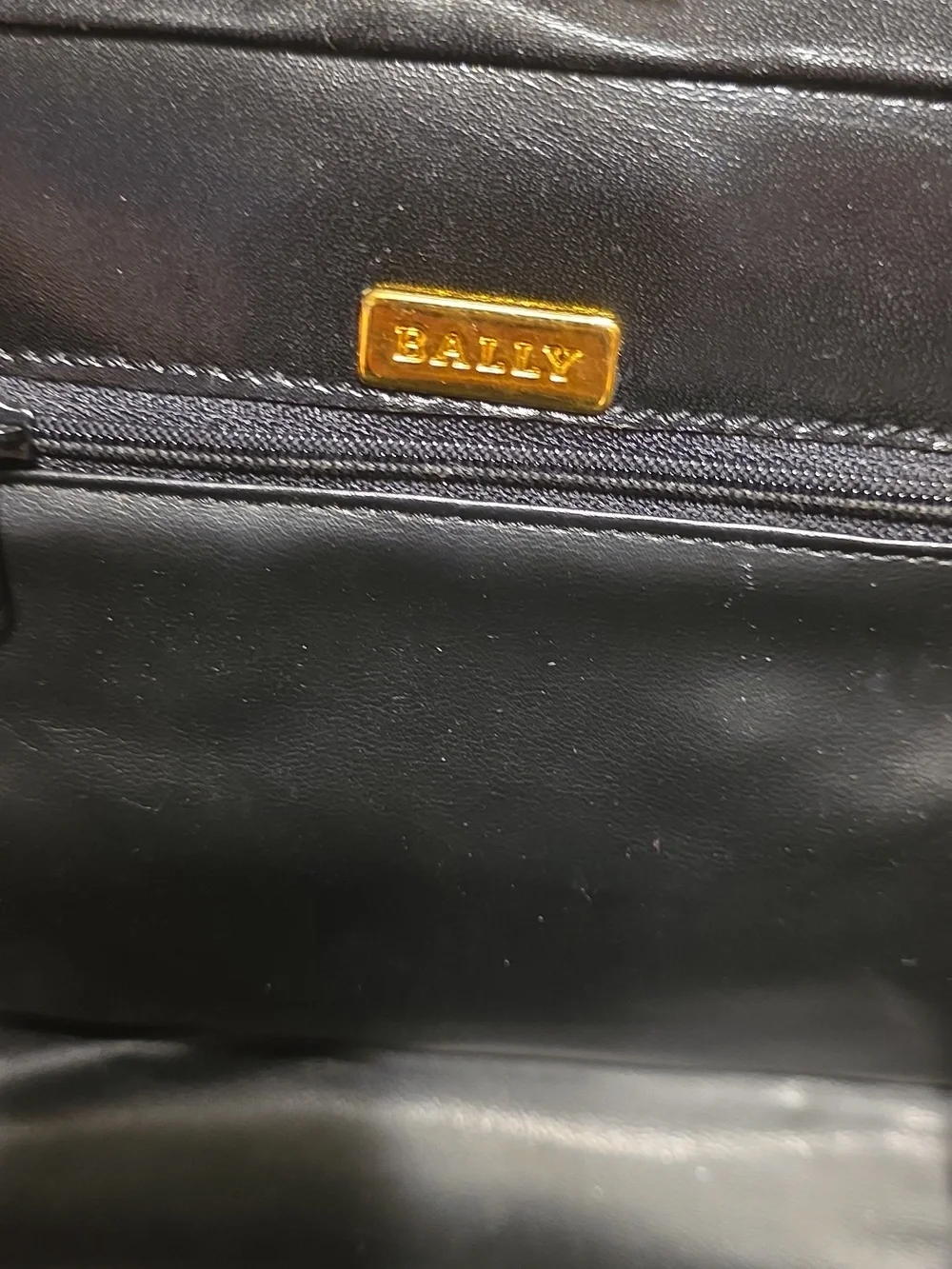 Bally Vintage Black Leather Chain Shoulder Bag - Picture 13 of 16